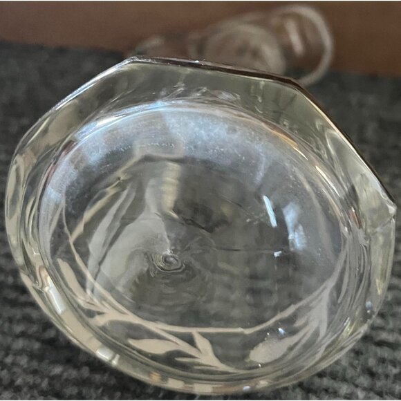 Vintage Clear Etched Glass Cruet With Handle & Spout for Oil or Vinegar PreOwned - Picture 4 of 4